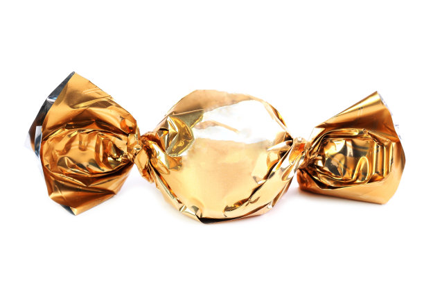 金色包装纸的巧克力糖果图片下载