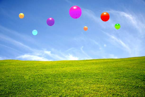 有彩色气球的草地图片下载