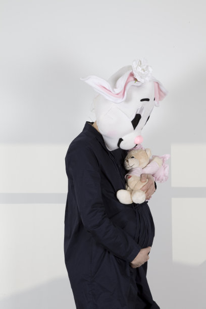 孕妇的兔子图片下载