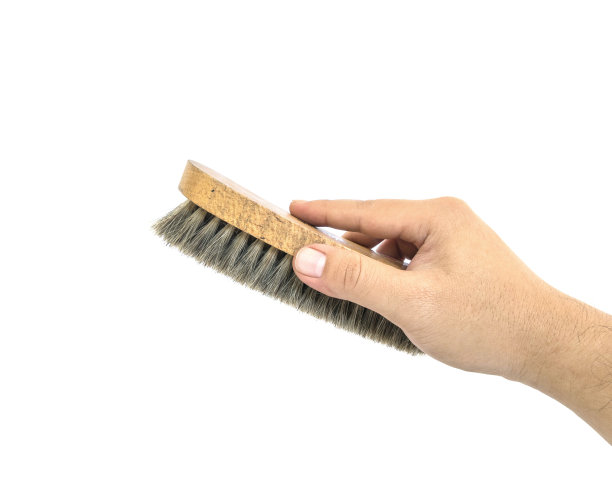 特写手用鞋刷隔离在白色背景与剪切路径图片下载