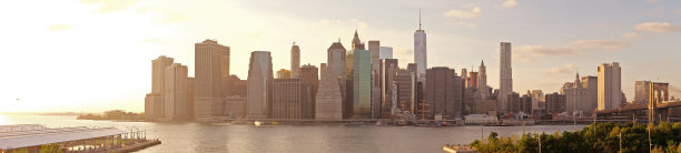 日落时分的曼哈顿天际线图片下载