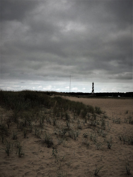 多云的海岸线图片下载