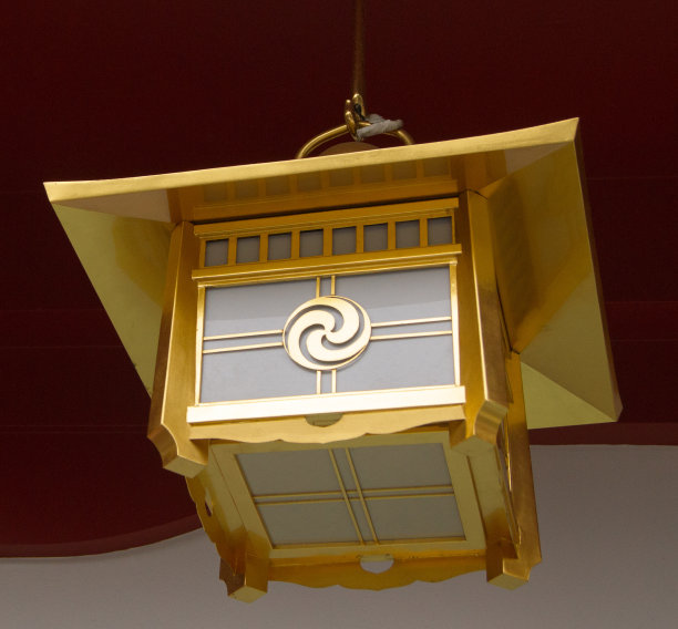 东京一座寺庙附近的灯笼图片下载