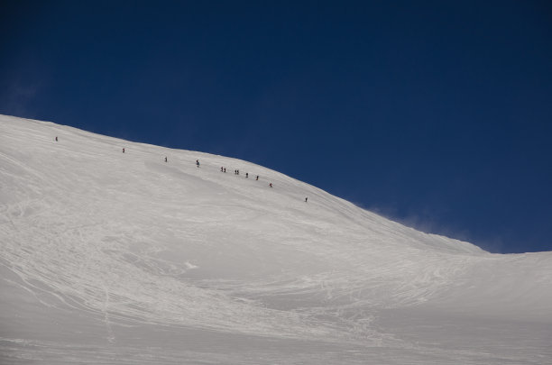 阿尔卑斯山滑雪之旅图片下载