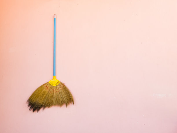 墙上的扫帚图片下载
