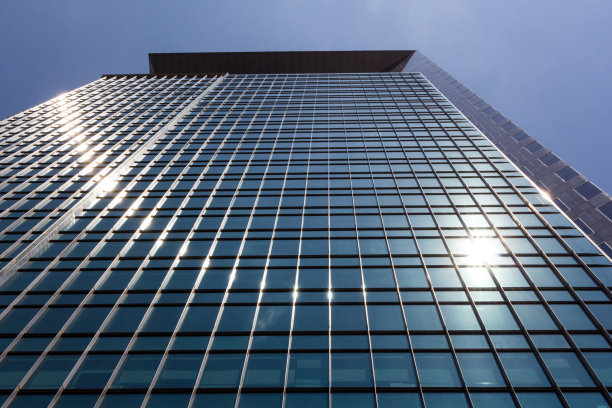 闪亮的现代商务大厦图片下载