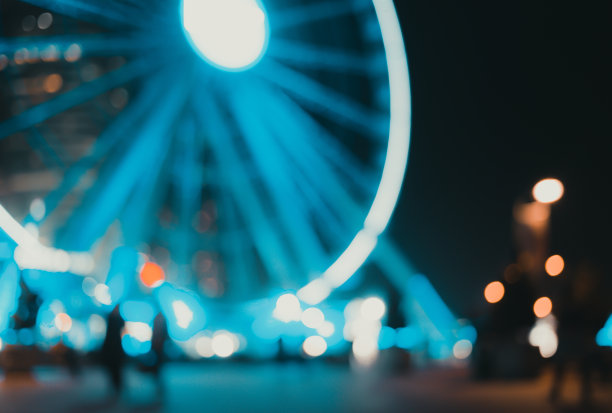 夜晚街道行人虚化素材图片