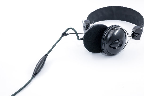 黑色的耳机图片下载