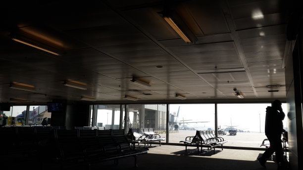空空如也的机场候机室图片下载