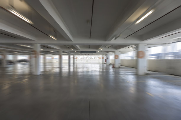 地下室的大停车场素材图片