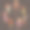 快乐的孩子们围成一圈跳舞。可爱的男孩和女孩玩得很开心图片下载