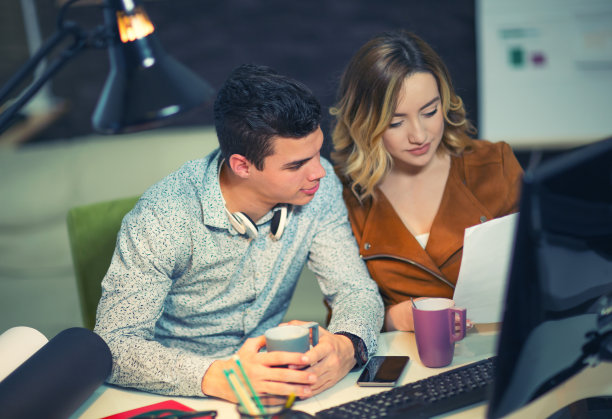 在办公室工作图片下载