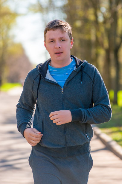 一个跑步者的30年肖像图片下载