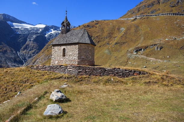 大格洛克纳豪查尔彭大街上的小教堂图片下载