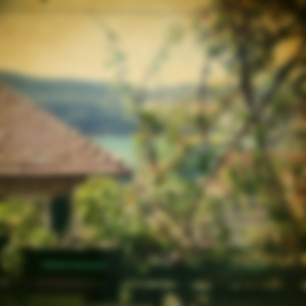 模糊的旧欧洲城市的形象。Herceg诺黑山图片下载