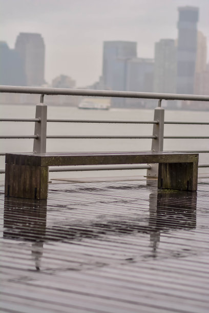 水上公园长椅图片下载