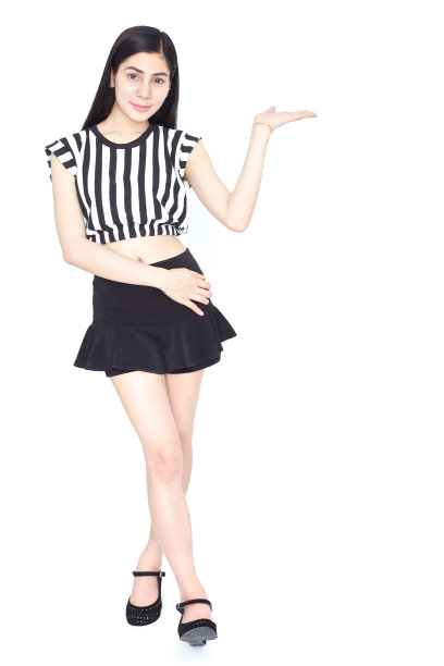 全身年轻美丽的女子敲得孤立无援图片下载