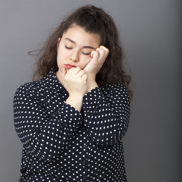 幼小体型女性的童年观念图片下载