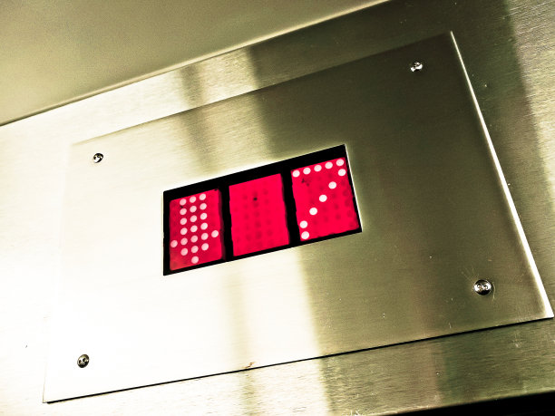 电梯向下图片下载