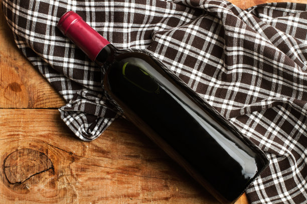 红酒瓶图片下载