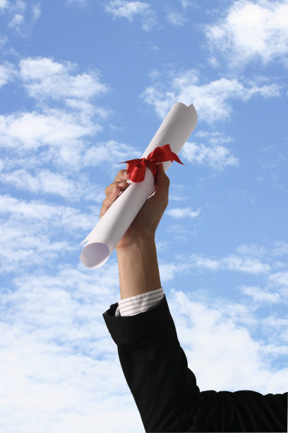 带红丝带的文凭图片下载