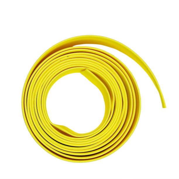 黄色软管缠绕器隔离在白色背景上图片下载