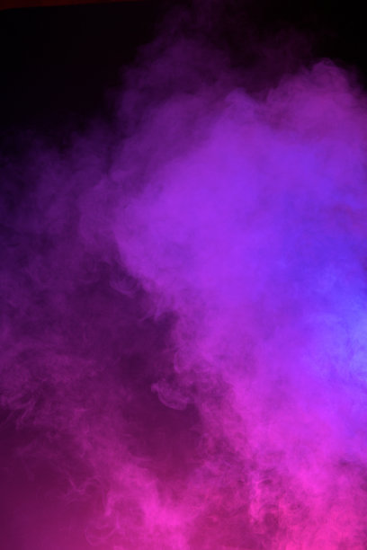 粉红色和紫色的烟雾图片下载