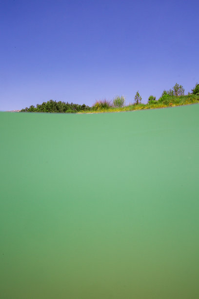 在梅诺卡群岛的水域之间图片下载