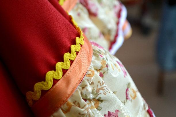 红色的下摆图片下载