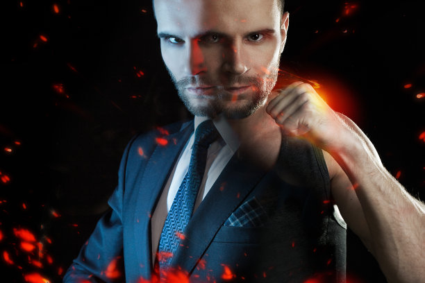 商人作为一个运动员拳击手，另一个自我强大的商人图片下载