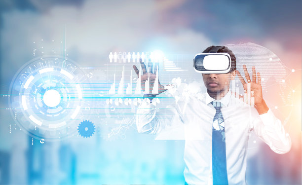 戴着虚拟现实眼镜的非洲人在城市里用蓝色的图表图片下载