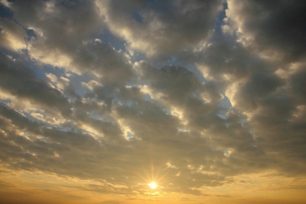 云计算和太阳图片下载