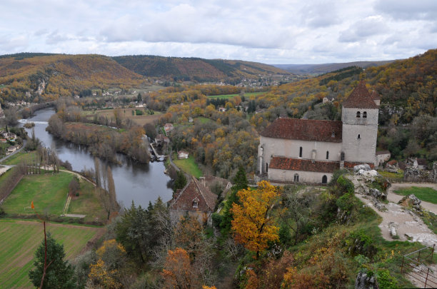 圣Cirq Lapopie，法国，比利牛斯中部地区，村庄概述图片下载