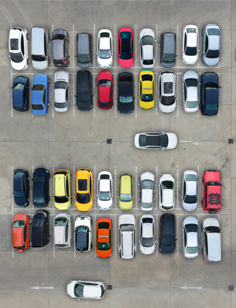 空旷的停车场，鸟瞰图。图片下载