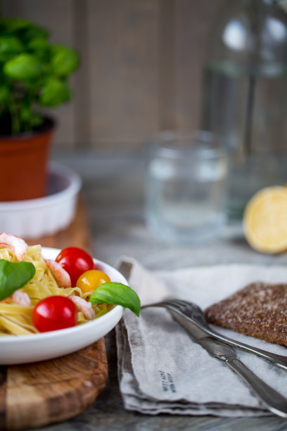 煎虾意大利面图片下载