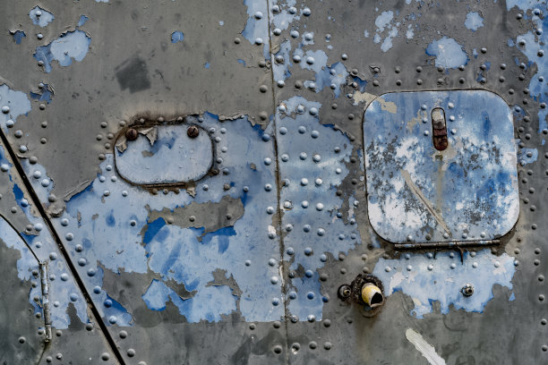 柬埔寨暹粒，荒废的军用直升机废金属图片下载