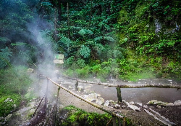 Caldeira Velha的人行道图片下载