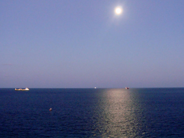 水上之夜图片下载