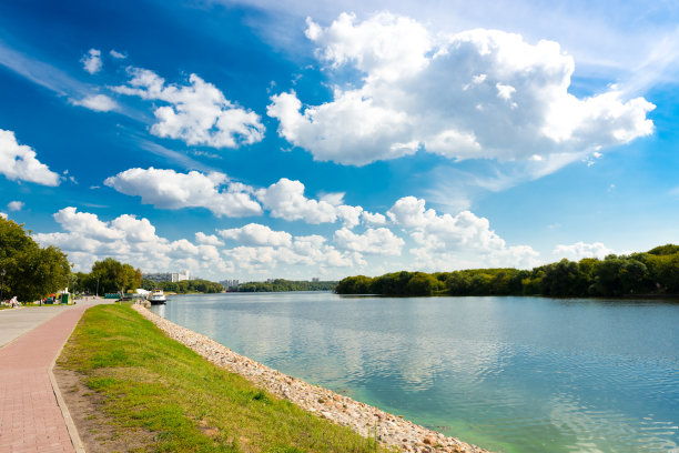 莫斯科Kolomenskoye的莫斯科河图片下载