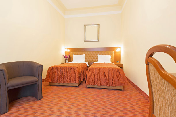 双人床酒店房间内部图片下载