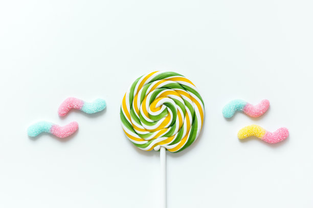 糖果的特写在白色桌子的背景俯视图模型图片下载