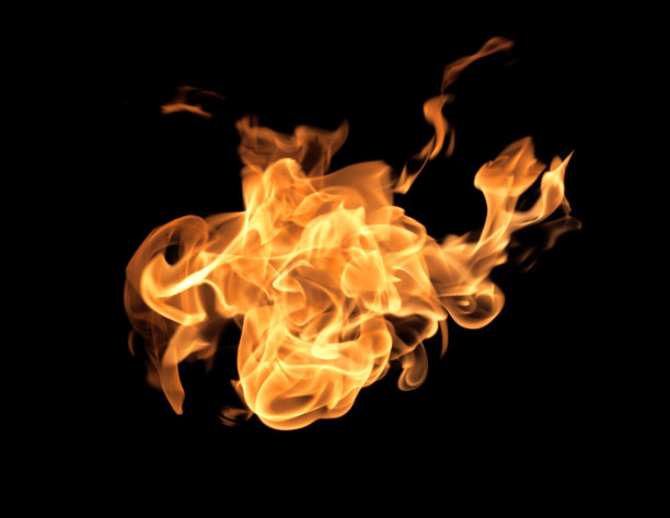 火焰在黑色背景上燃烧图片下载