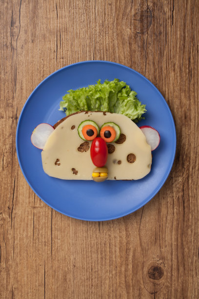 用食物做成的滑稽肖像图片下载