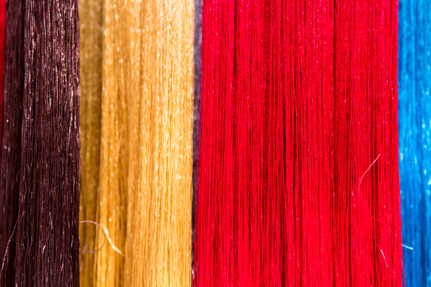 摩洛哥的彩色布料和丝绸图片下载