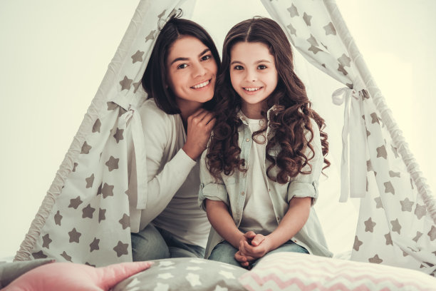 妈妈和女儿图片下载