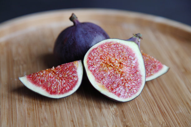 新鲜的秋天水果图片下载