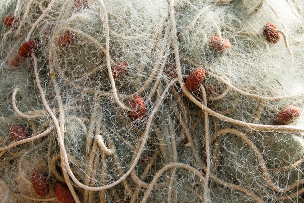 渔网沉积在码头上晾干图片下载