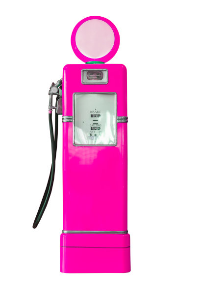 复古的粉色燃油泵上的白色图片下载