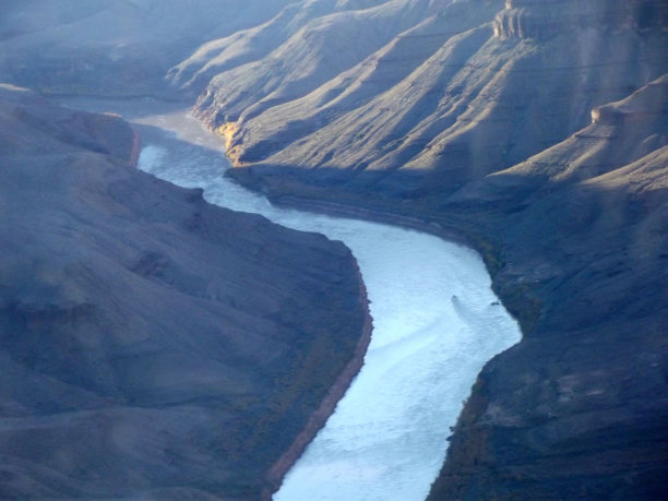 河上之舟图片下载