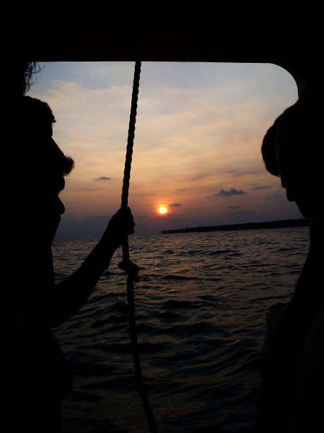 海上旅行图片下载